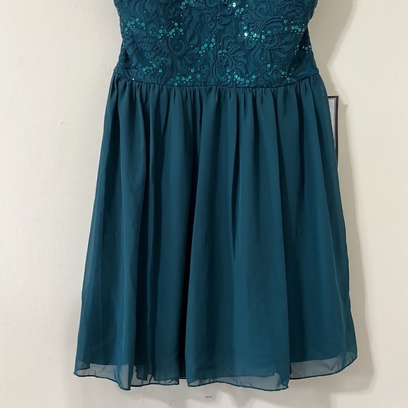 NEW Macy’s Speechless Emerald Green Sequin Lace Fit & Flare Formal Dress Size 13 - Picture 4 of 10